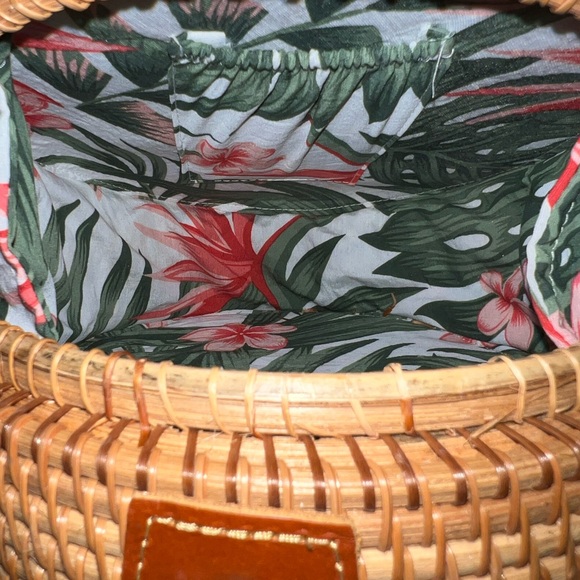 Boho Round Rattan Crossbody Bag – Summer Festival & Beach Vibes - Picture 4 of 4